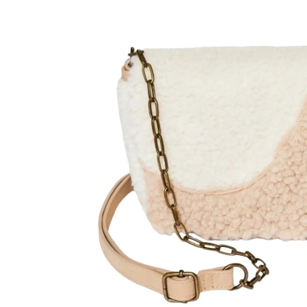 UNIVERSAL THREAD Flap Crossbody Bag - Universal Thread White/ tan plush